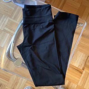 Lululemon size 6 black straight leg pant